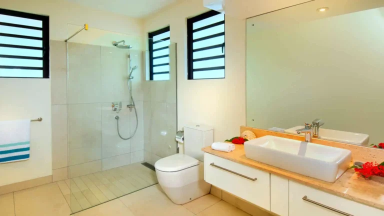 ensuite-bathroom-3-villa-lima-mauritius