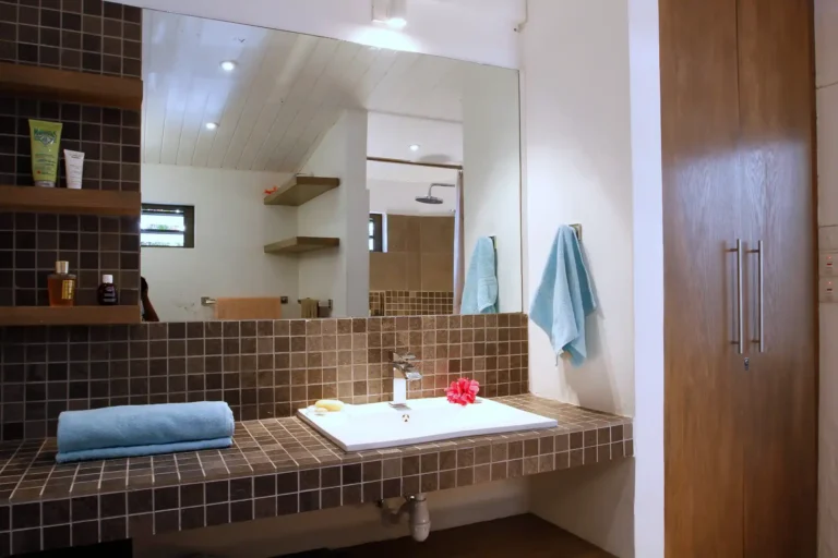 grounfloor-bathroom-bungalow-aviam-mauritius