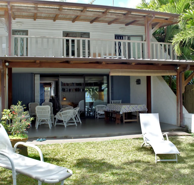 veranda1-bungalow-aviam-mauritius