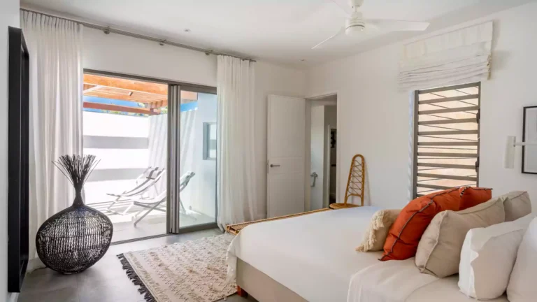 RHS-bedroom-ext-villa-varuna-mauritius