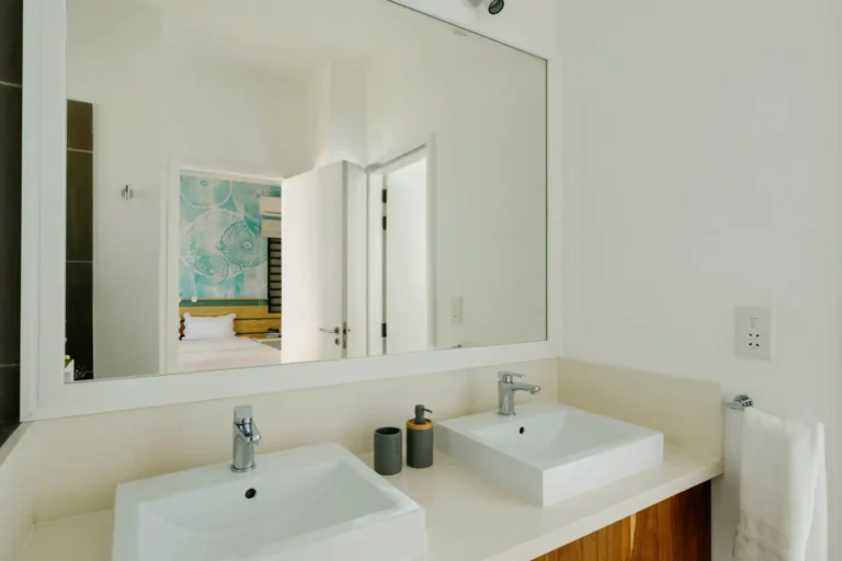 bathroom-2-villa-melissa-beach