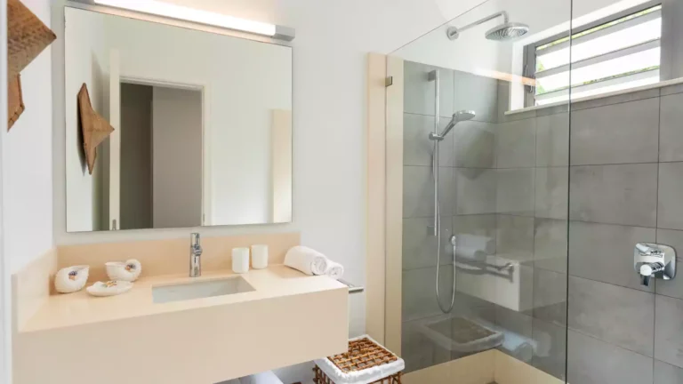 bathroom-7-villa-varuna-mauritius