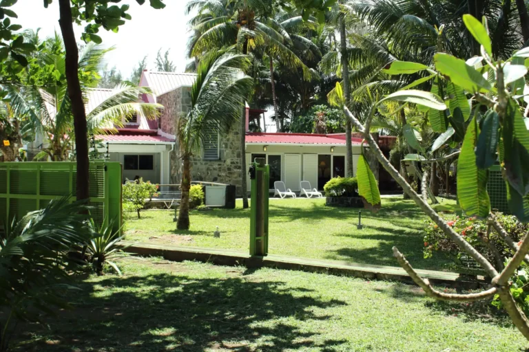 facade-villa-riambelle-mauritius