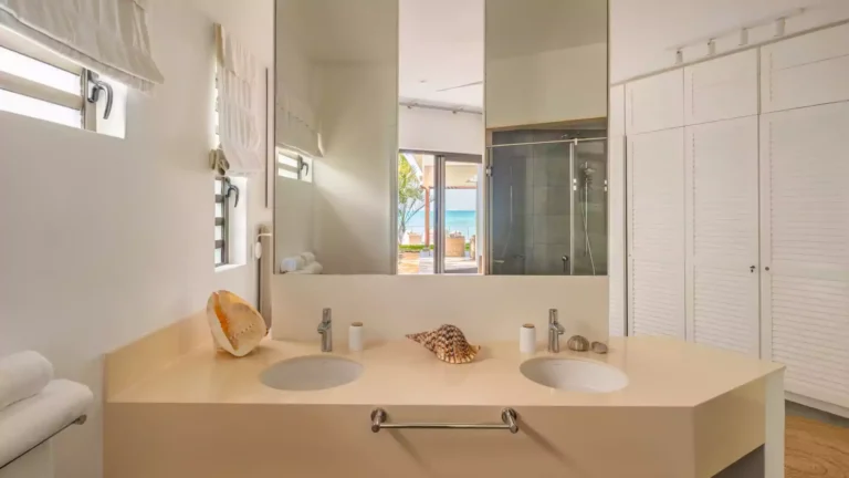 groundfloor-bathroom-villa-varuna-mauritius