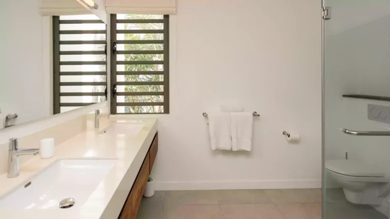 groundfloor-seaview-bathroom-villa-saphir-mauritius