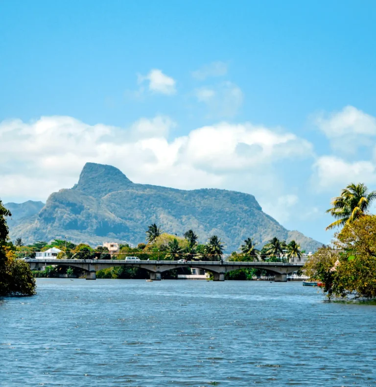 mahebourg-lion-mountain
