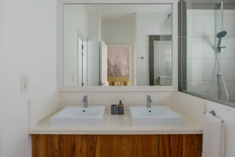 master-bathroom-villa-melissa-garden-mauritius