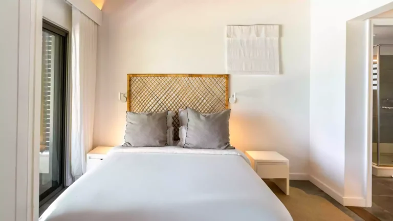 master-bedroom-annex-villa-varuna-mauritius