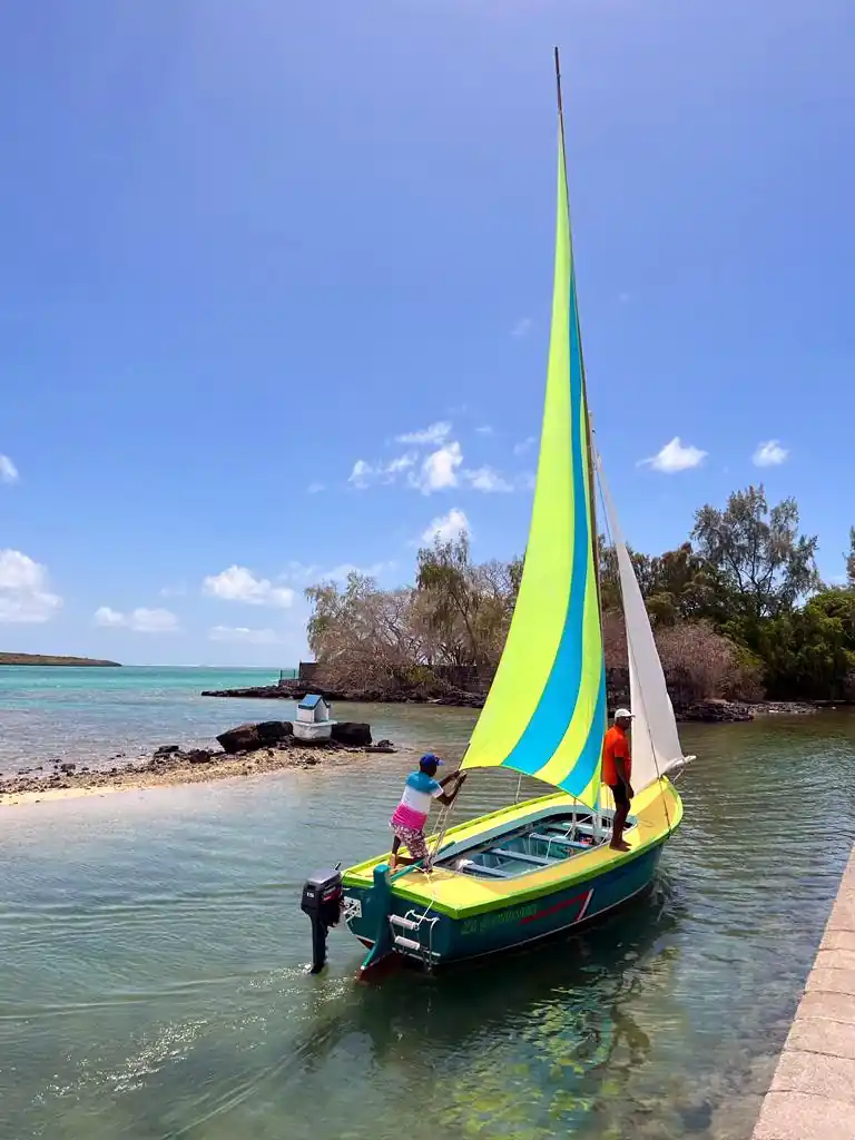 pirogue-sailing-mauritius-farla