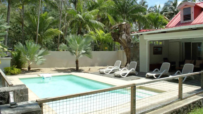 pool-beach-villa-riambelle-mauritius-1