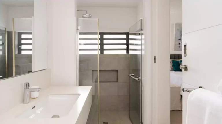 side-bathroom-villa-saphir-mauritius