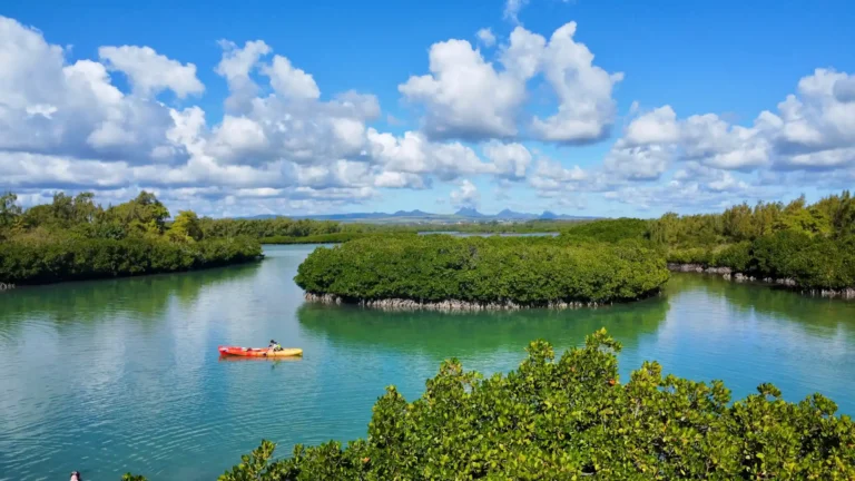 sea-kayaking-ile-dambre-mauritius