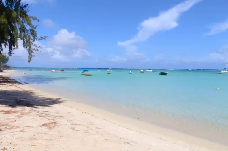 beach-view-apartment-grand-baie-mauritius-1