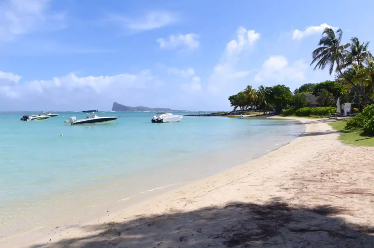 beach-view-apartment-grand-baie-mauritius-2