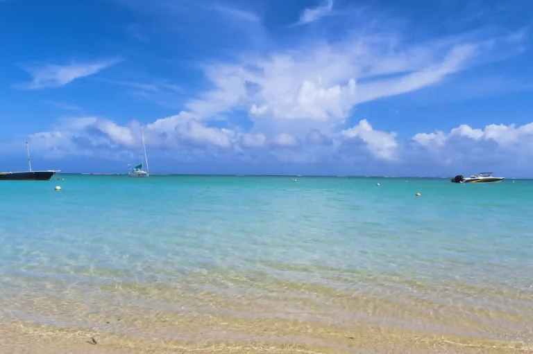 excellent-bathing-conditions-apartment-north-mauritius