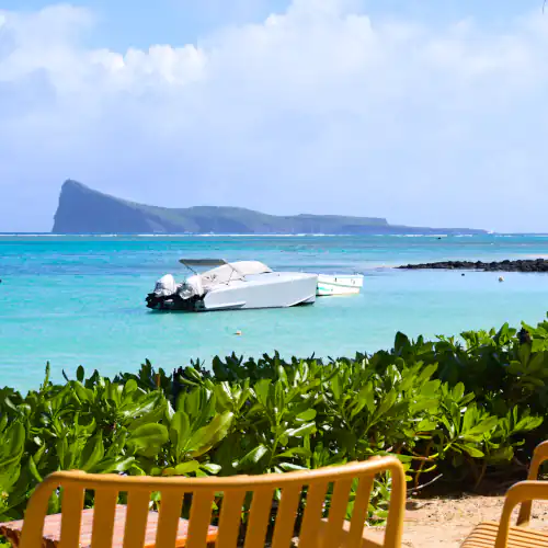 Excellent bathing conditions in front of Neo beach apartment in Grand Baie, Mauritius