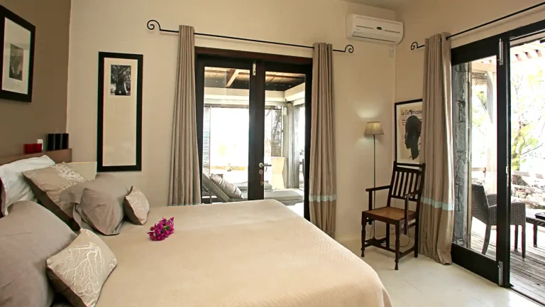 bedroom-1-luxury-villa-lilot-mauritius